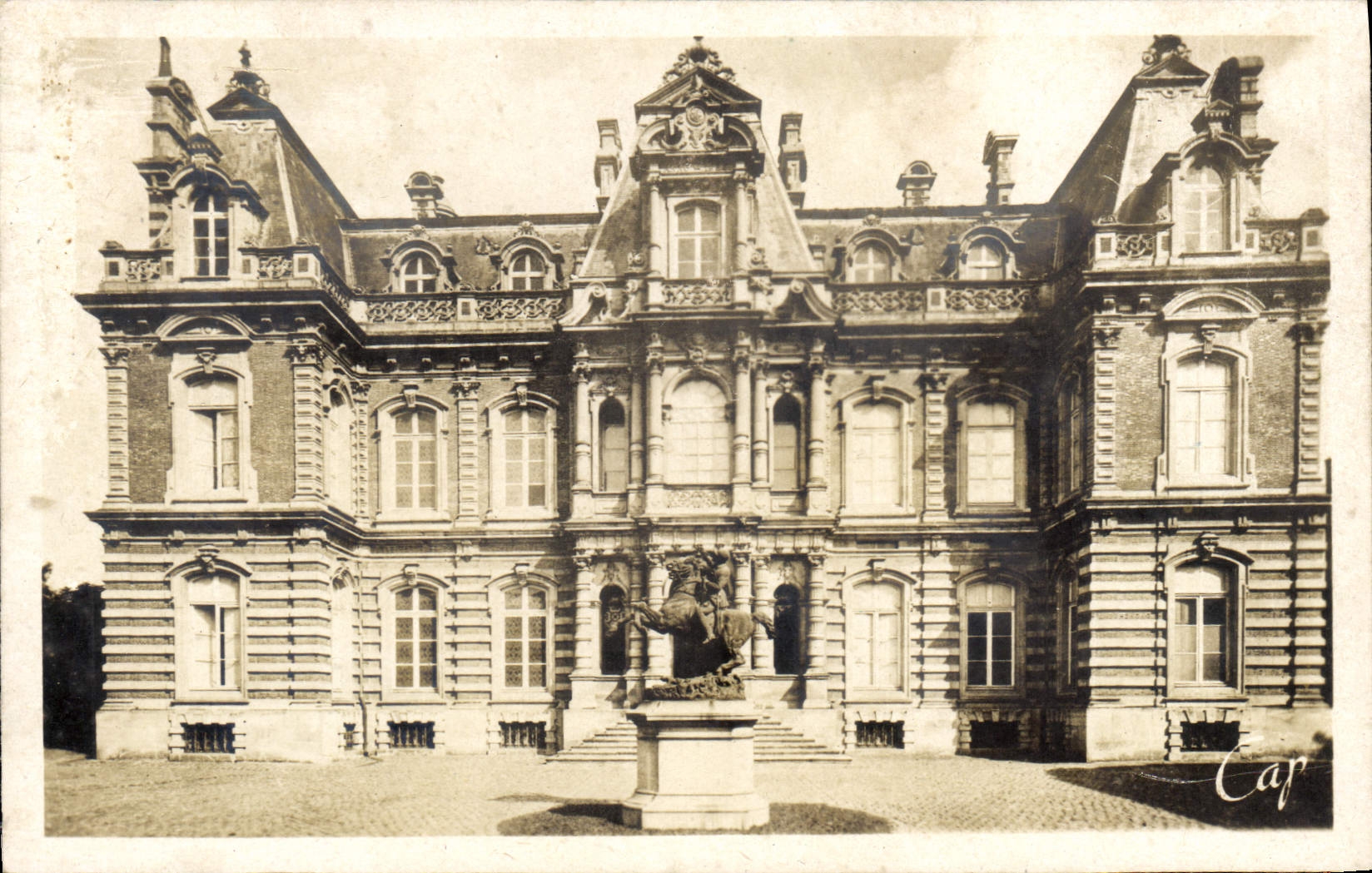 CPM Epernay Le Chateau Perrier