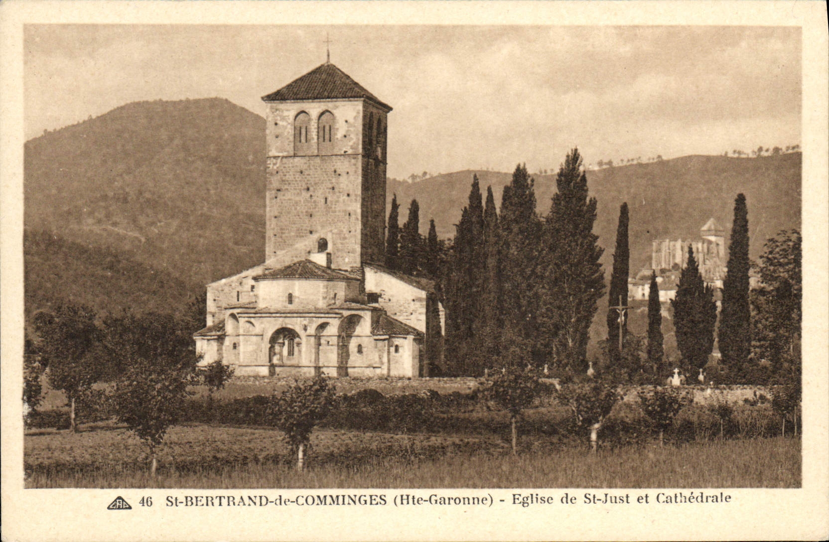 CPA St Bertrand De Comminges Eglise De St Just Et Cathedrale