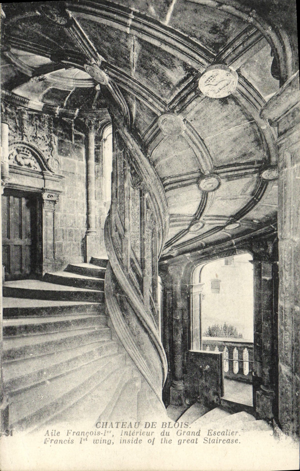CPA Chateau De Blois Aile Francois 1er Interieur du grand escalier