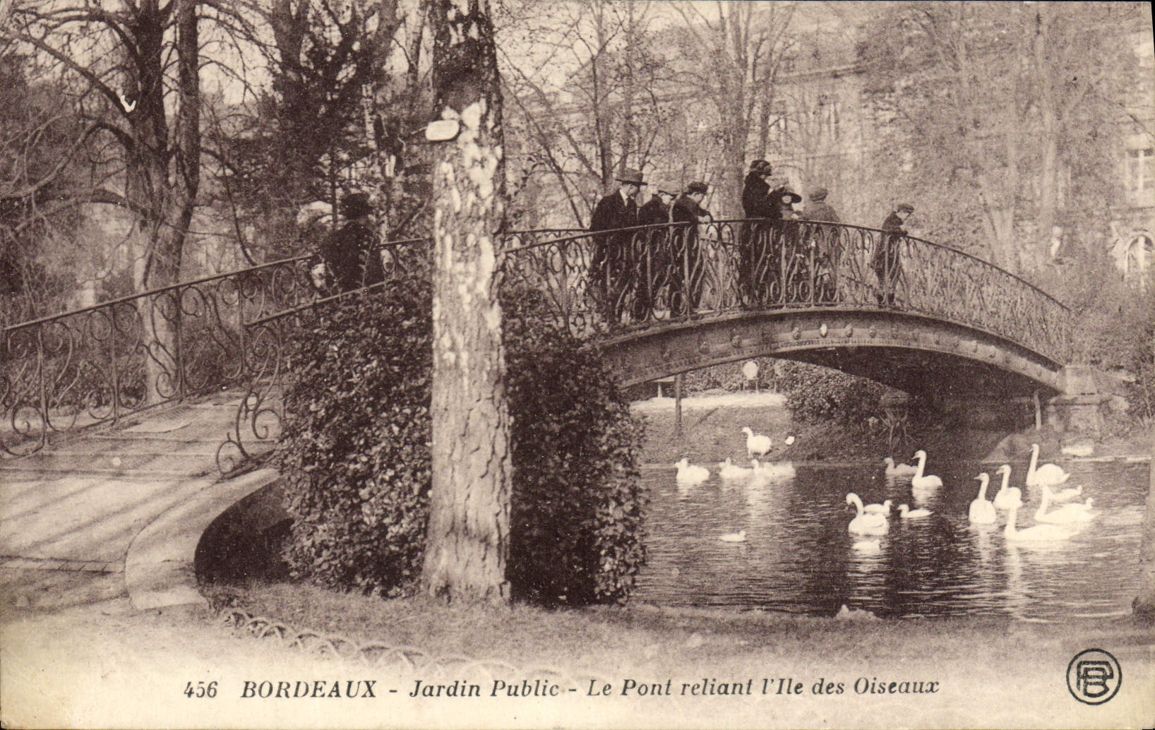VINTAGE POSTCARD Bordeaux Public garden the Bridge Connecting the Island Of the Birds Swans