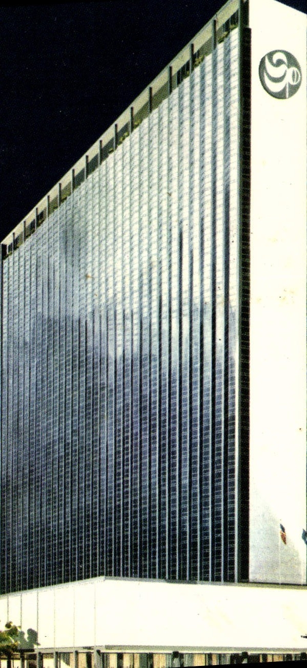 MODERN CARD The New York Hilton