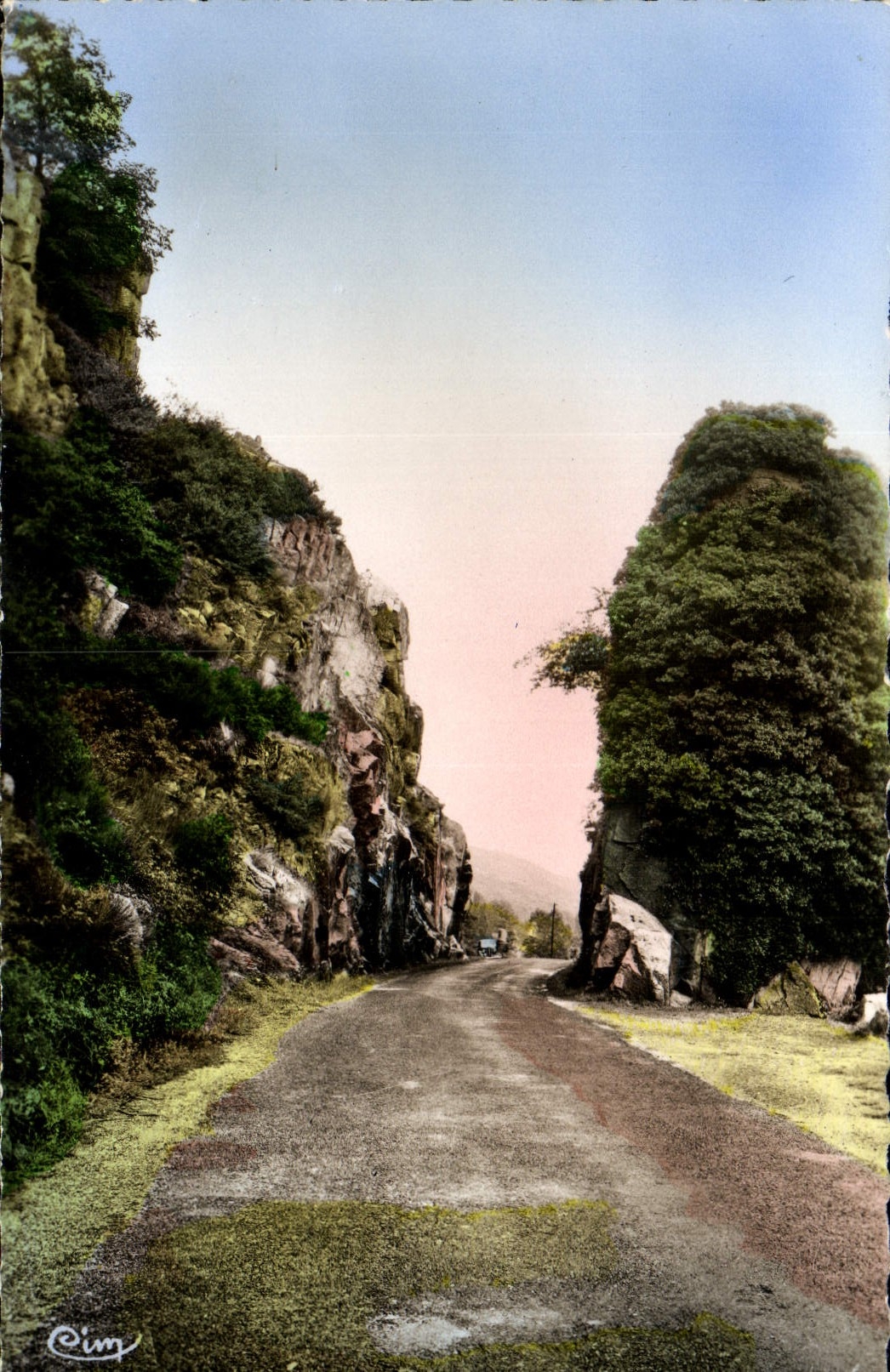 MODERN CARD Valley Of Sioule the Rock Armand