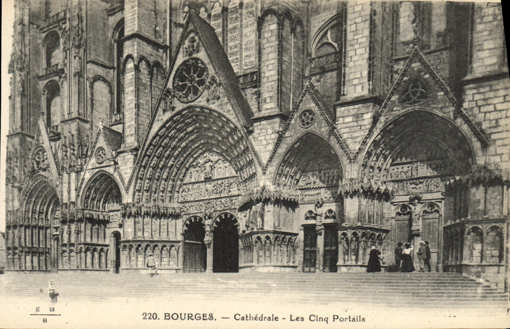 Puertas de la catedral cinco de Bourges de la POSTAL de la VENDIMIA
