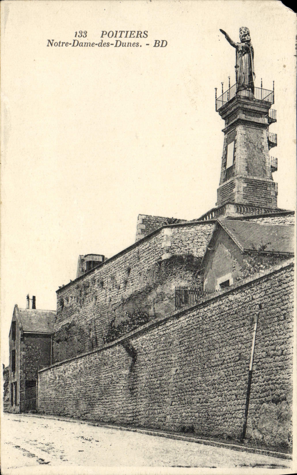 CPA Poitiers Notre Dame Des Dunes
