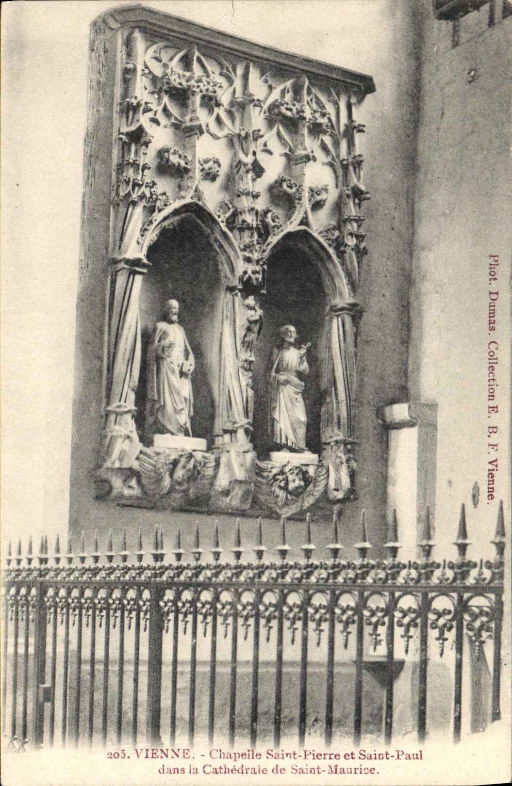 CPA Vienne Chapelle Saint Pierre Et Saint Paul Dans La Cathedrale De Saint Maurice
