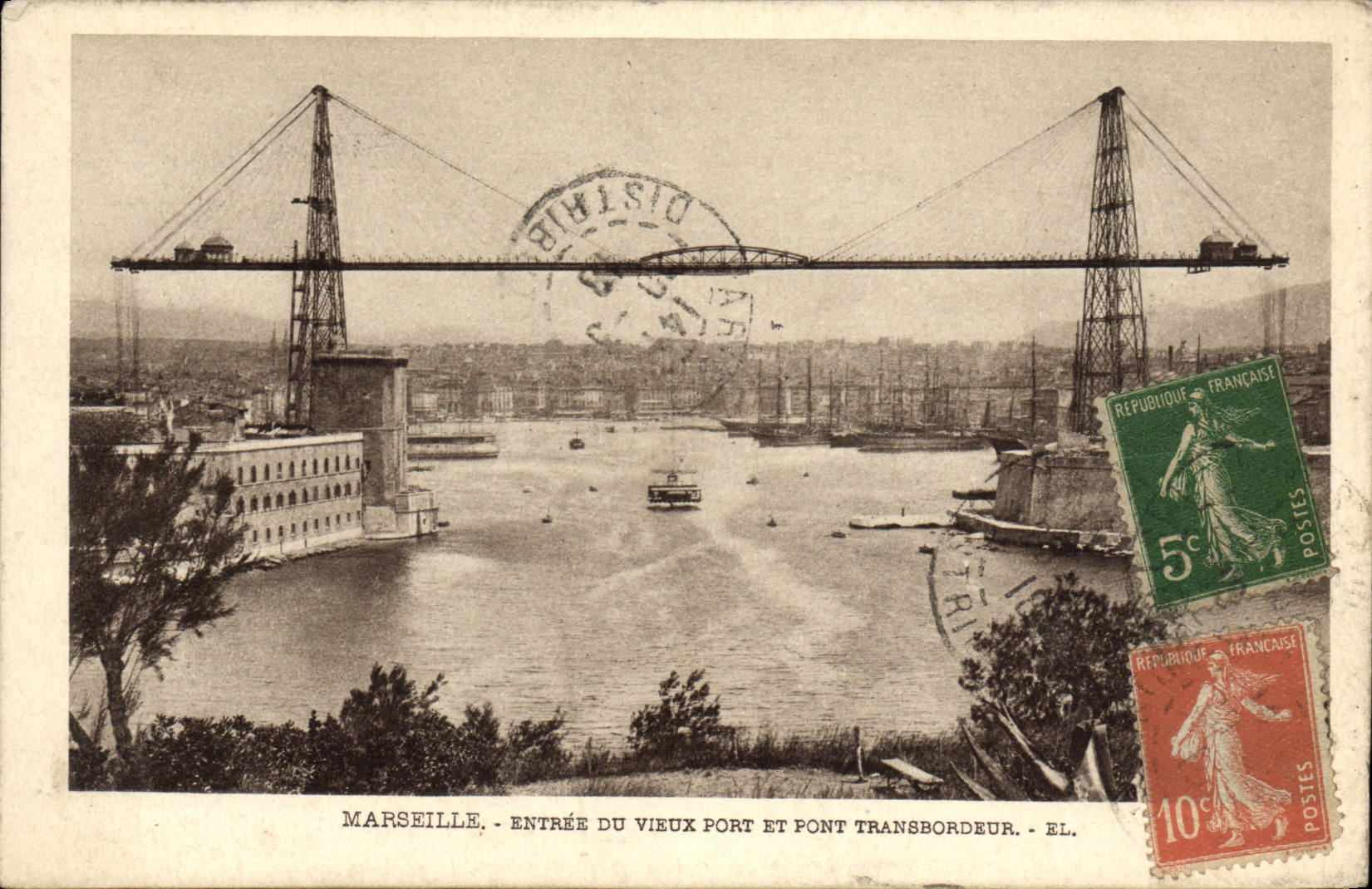 CPA Marseille Entree Du Vieux Port Et Font Transbordeur