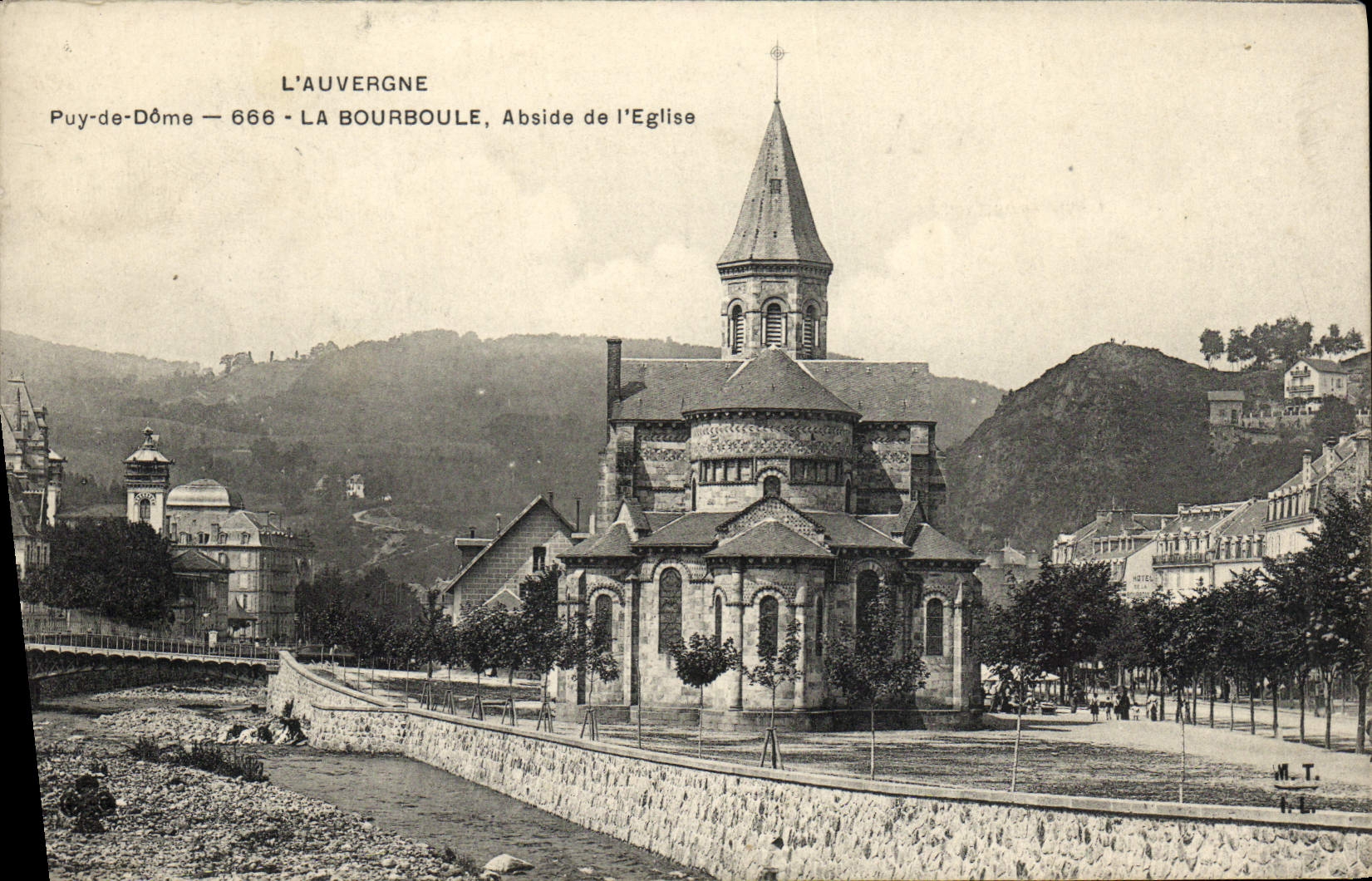 Apse de Auvergne Bourboule de la POSTAL de la VENDIMIA de la iglesia