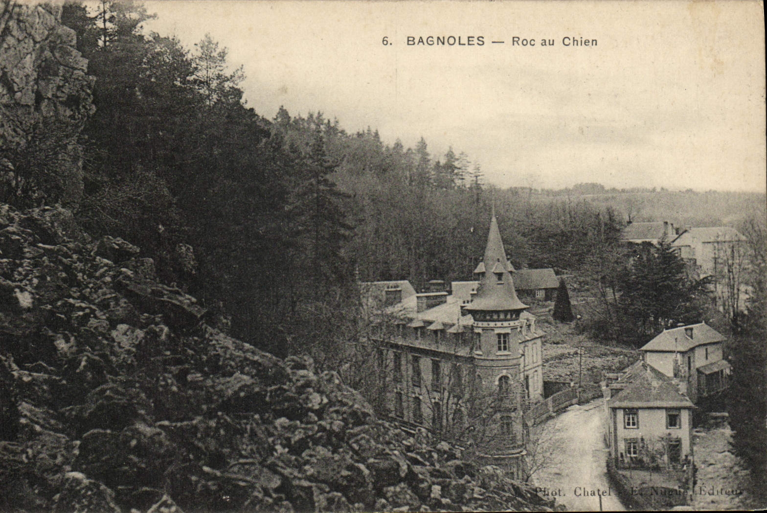 CPA Bagnoles Roc Au Chien