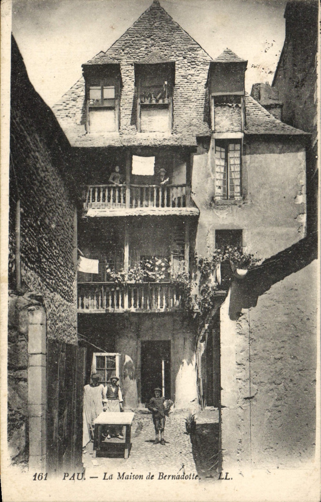 VINTAGE POSTCARD Pau the House of Bernadotte