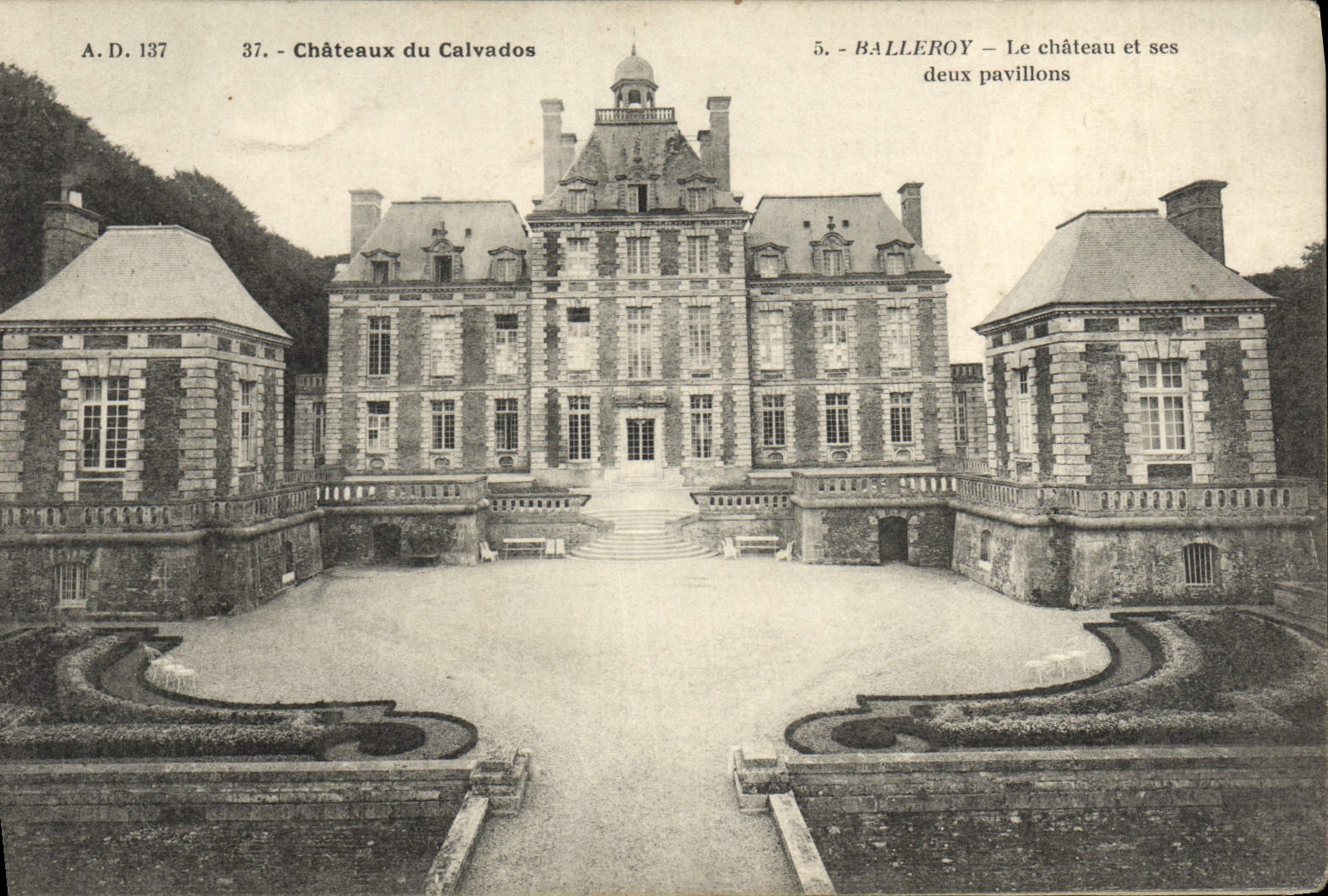 CPA Chateaux du Calvados Balleroy Le Chateau et ses deux pavillons