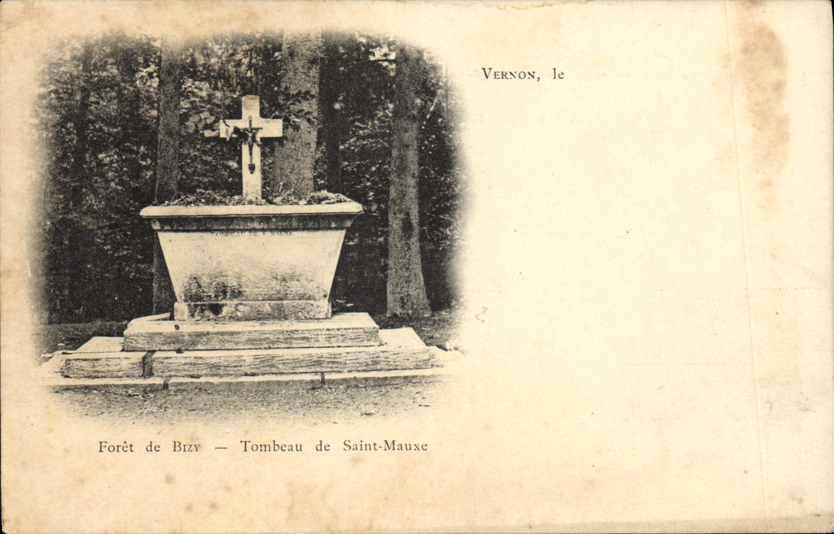 CPA Vernon Foret de Bizy Tombeau de Saint Mauxe