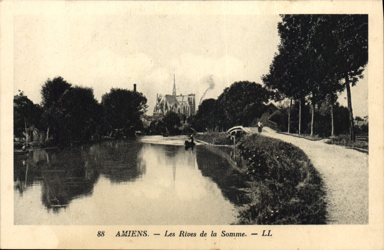 CPA Amiens Les Rives De La Somme