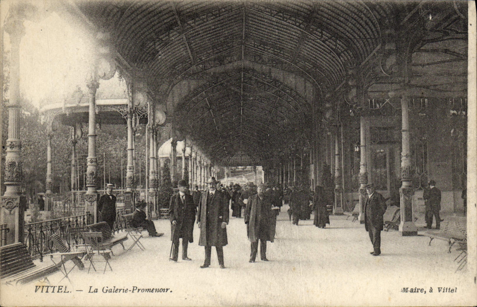 VINTAGE POSTCARD Vittel the Gallery Promenade