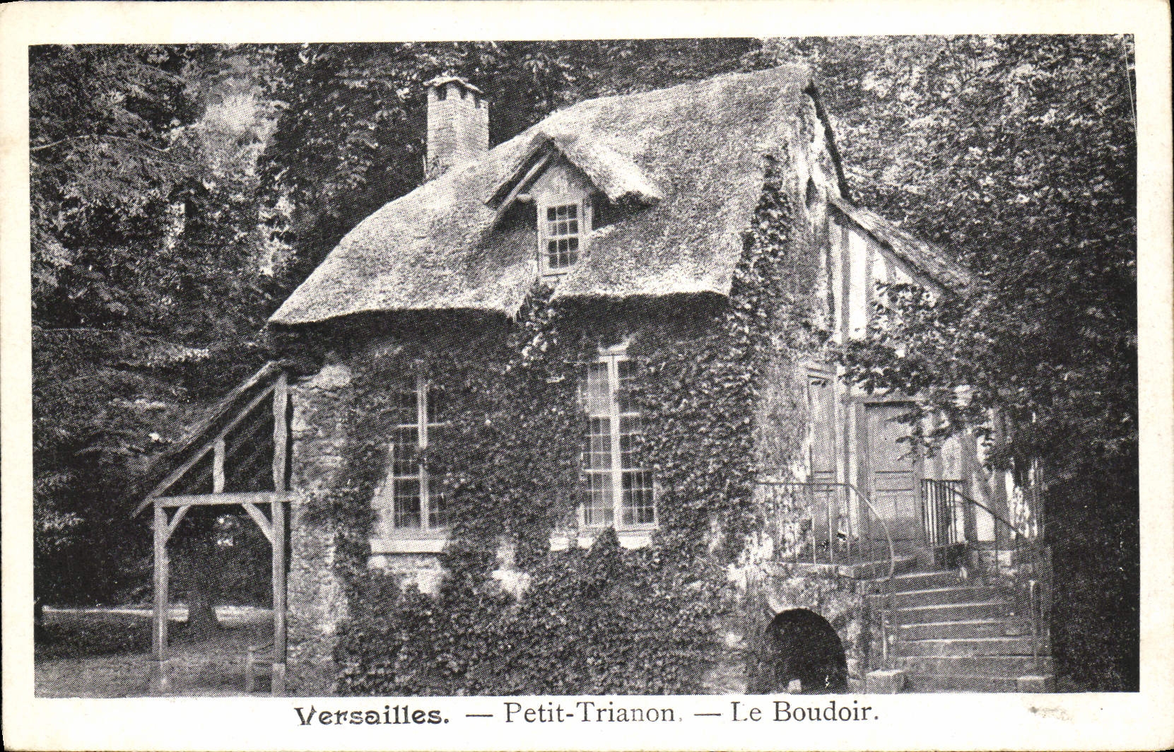 CPA Versailles Petit Trianon Le boudoir