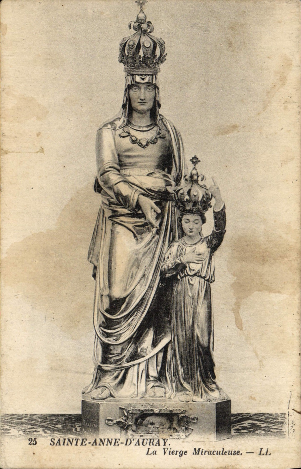 VINTAGE POSTCARD co. Anne D' Auray the Miraculous Virgin