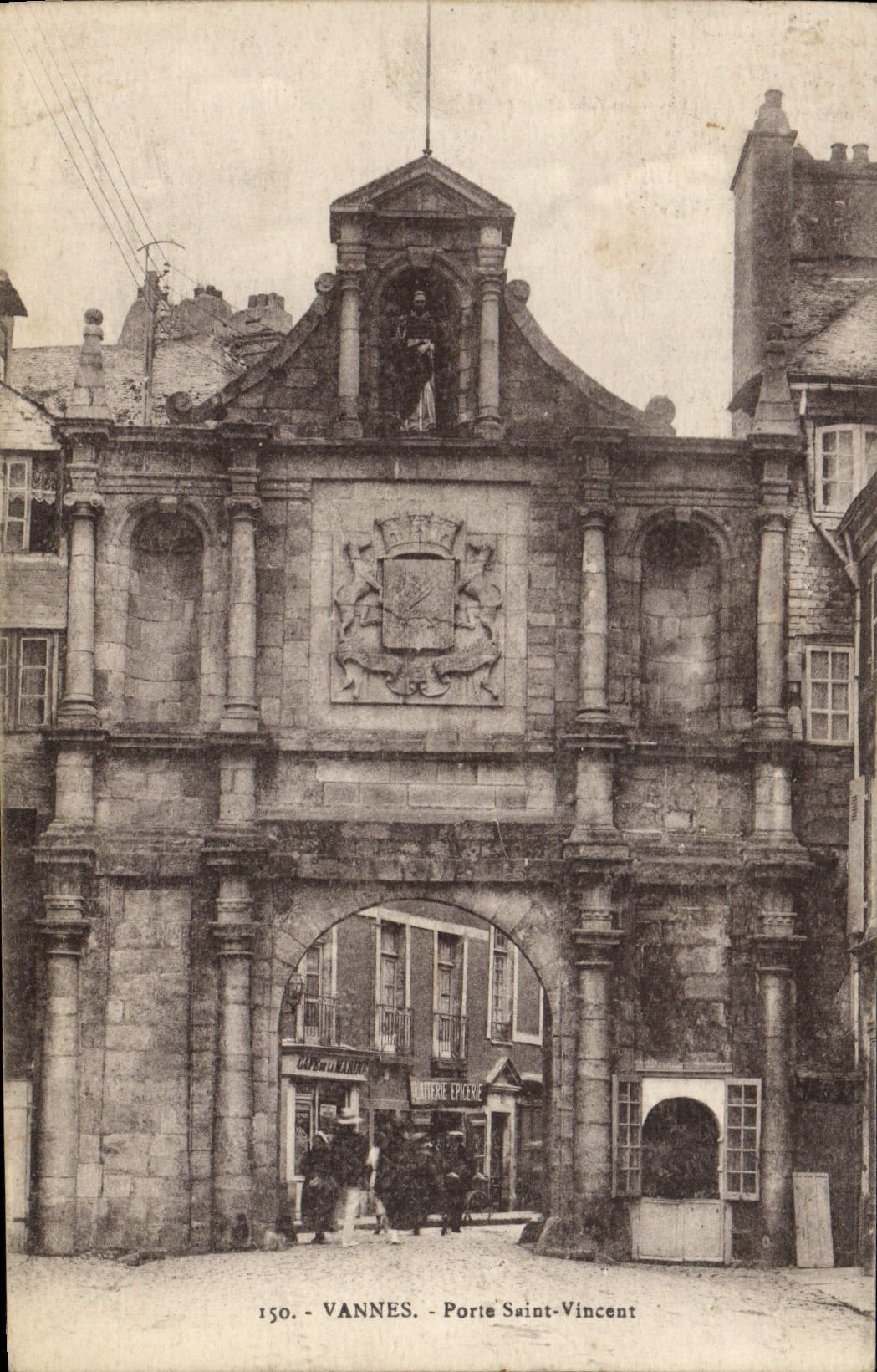 VINTAGE POSTCARD Vannes Carries Holy Vincent