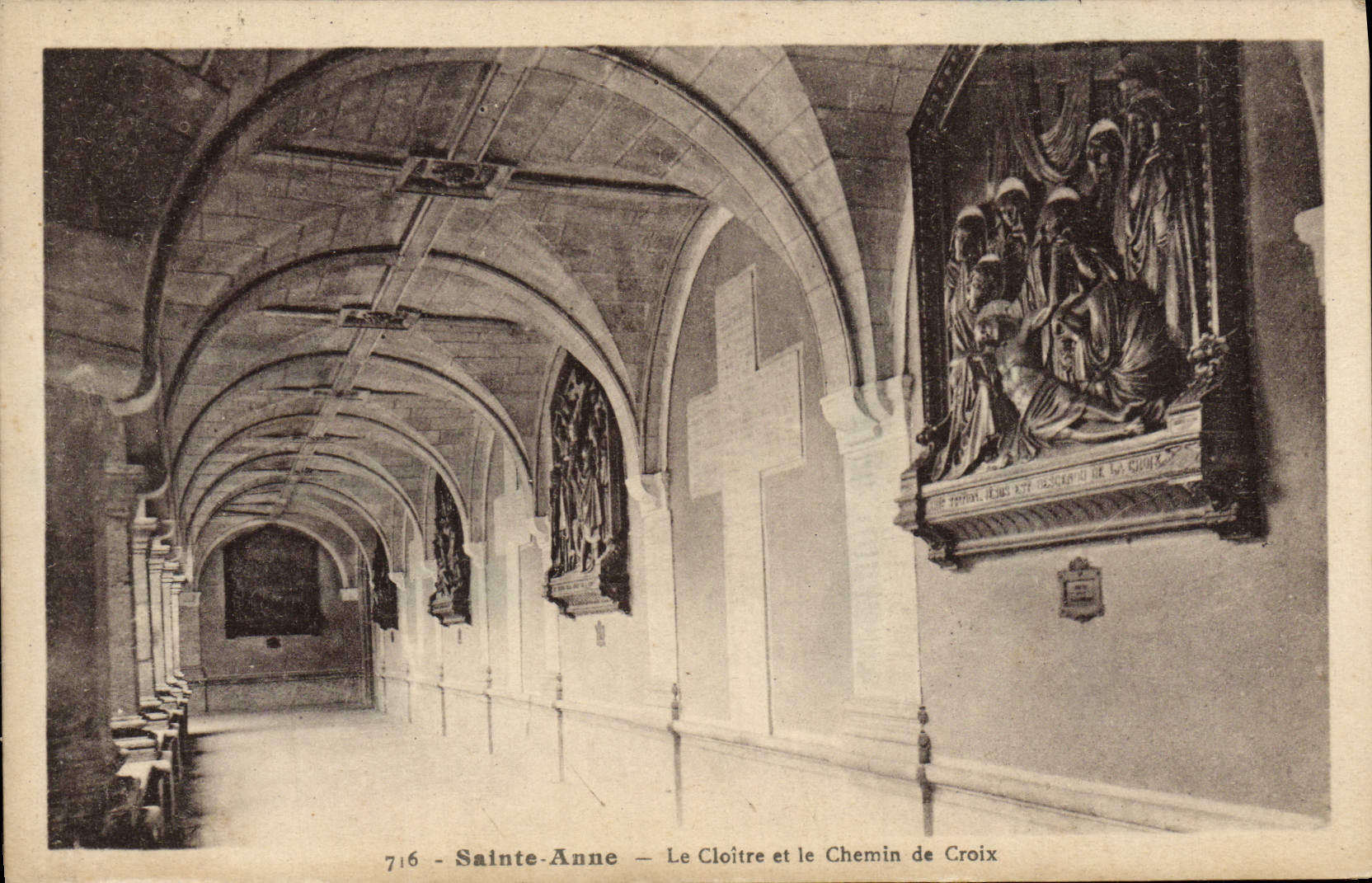 POSTAL Sainte Anne D Auray de la VENDIMIA el claustro y la manera de cruz