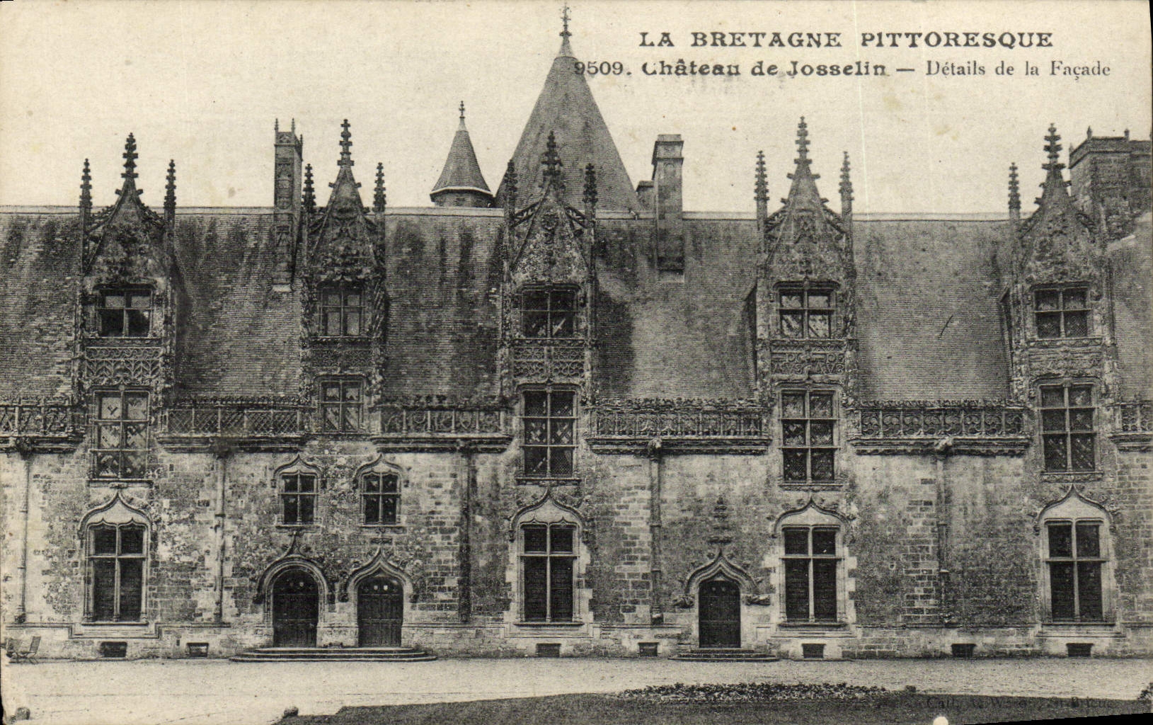 CPA Josselin Le Chateau Details de la facade