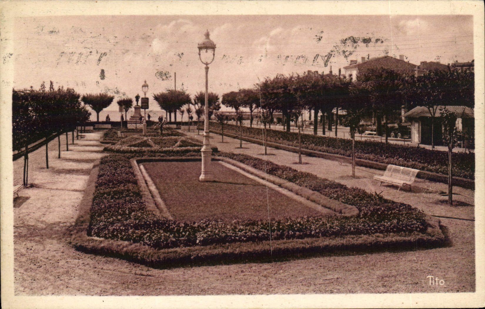 Jardines del jardín público de Royan Botton de la POSTAL de la VENDIMIA