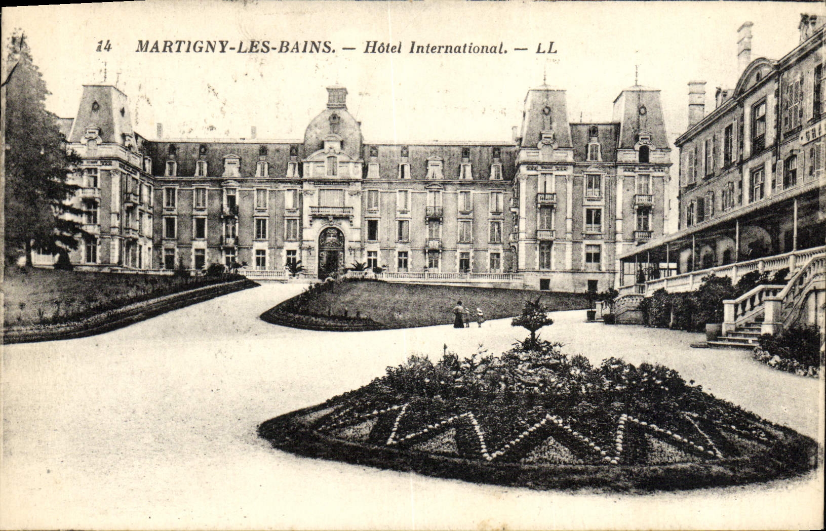 VINTAGE POSTCARD Martigny Les Bains intercontinental Hotel