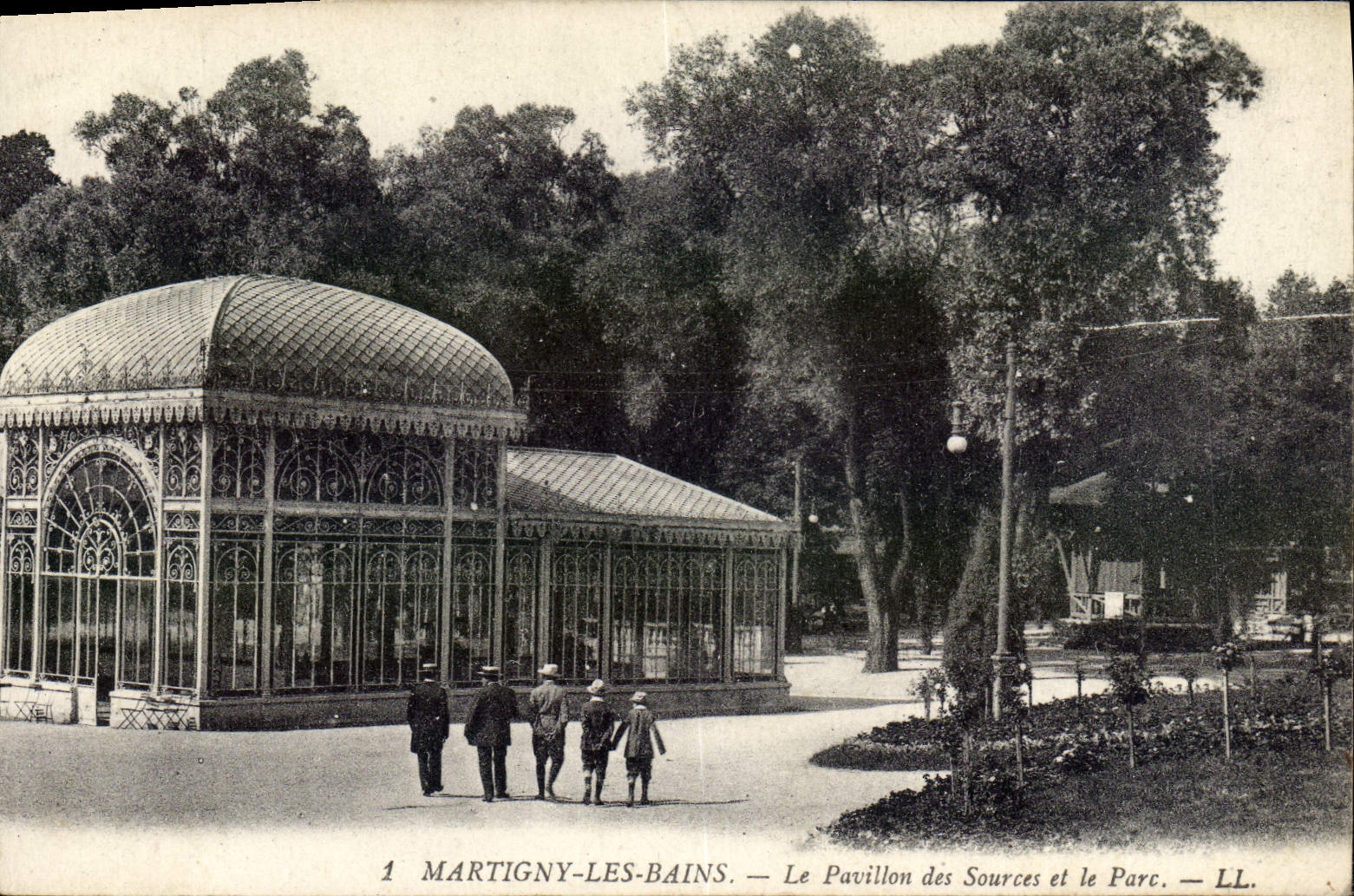 CPA Martigny Les Bains Le Pavillon des Sources et le Parc