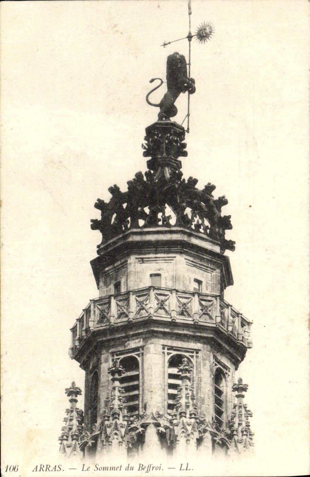 CPA Arras Le Sommet du Beffroi Lion