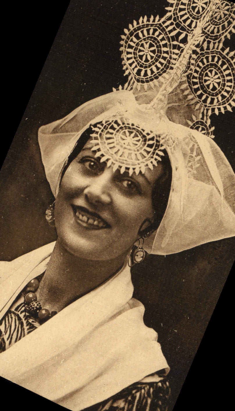 VINTAGE POSTCARD Costumes of the Vendée Jolie caps sablaise Folklore