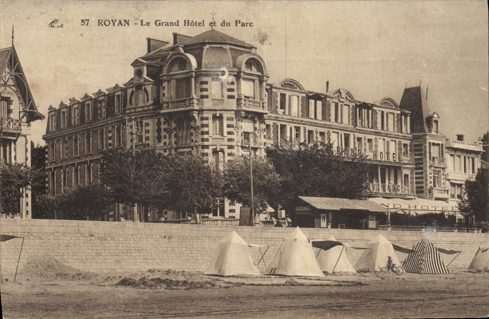 POSTAL Royan de la VENDIMIA el hotel grande y del parque