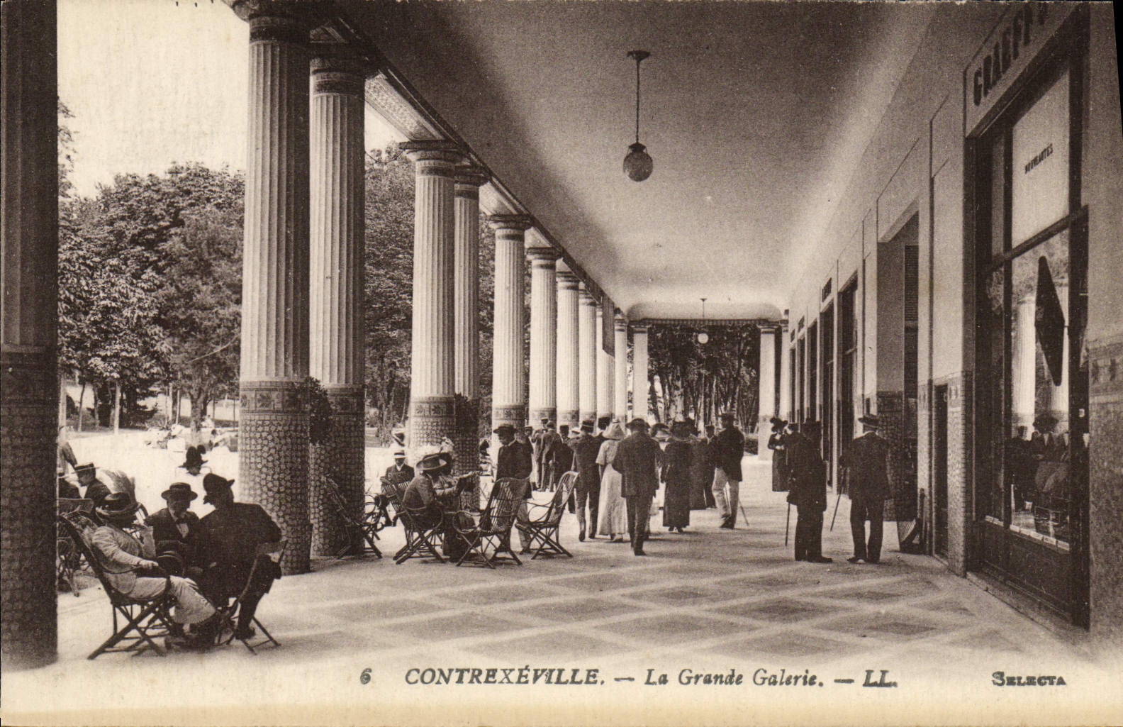 CPA Contrexeville La Grande Galerie