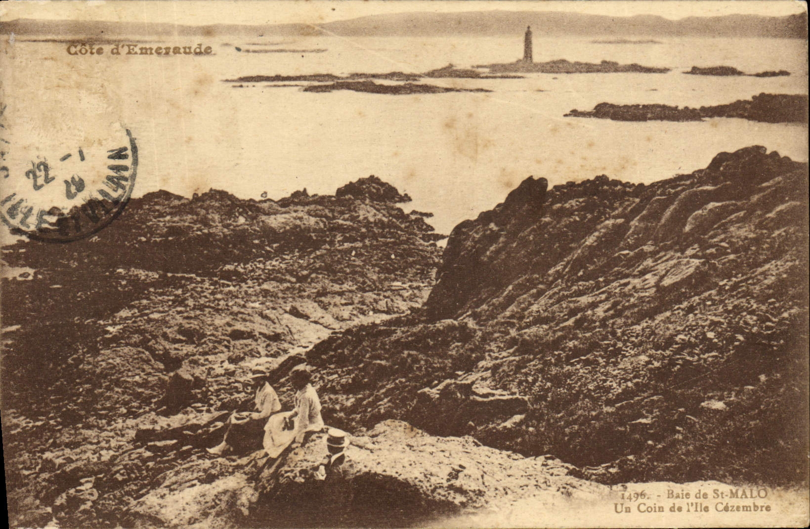 Bahía de la POSTAL de la VENDIMIA de St Malo una esquina de la isla Cezembre
