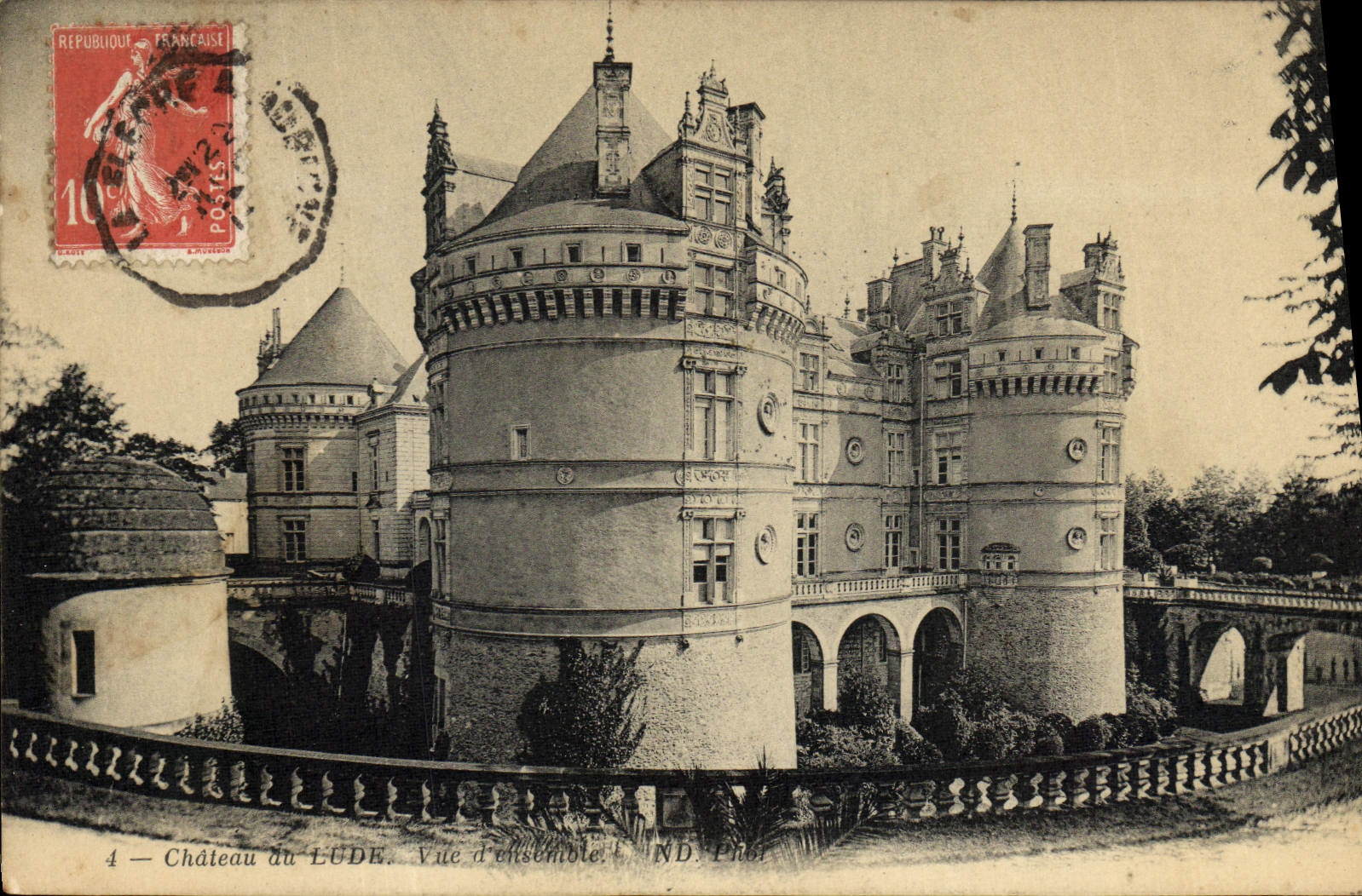 VINTAGE POSTCARD Castle of Lude View