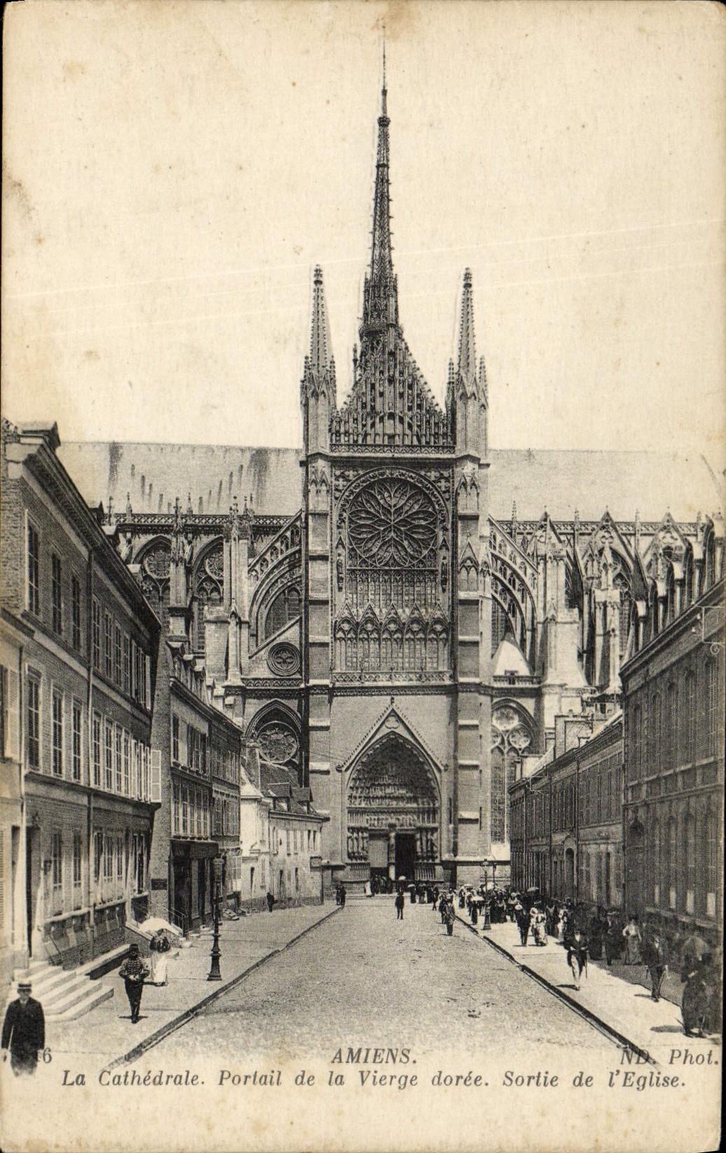 VINTAGE POSTCARD Amiens the Cathedral Gate of the Virgin Golden Left of the Church