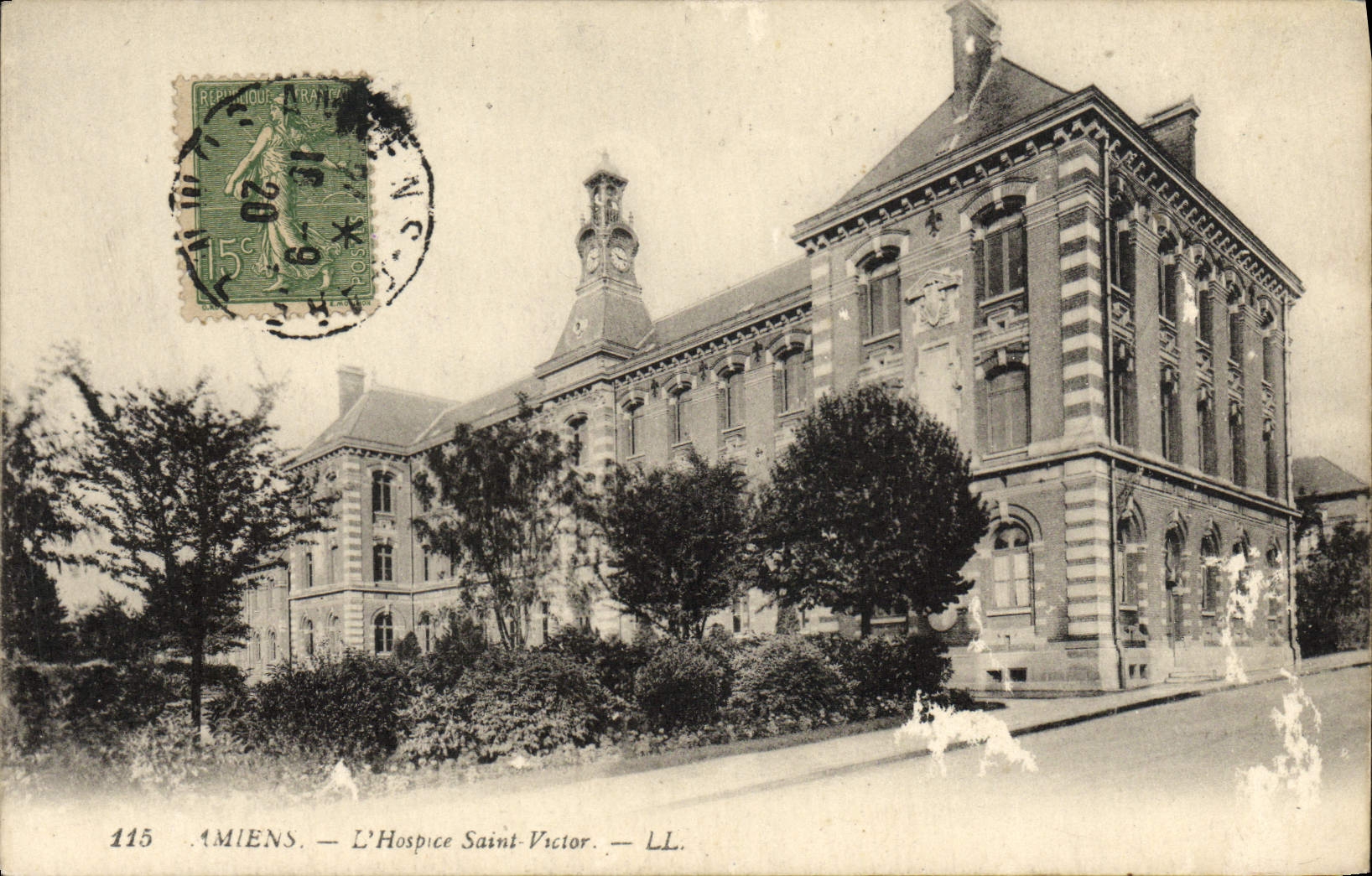 CPA Amiens L'Hospice Saint Victor