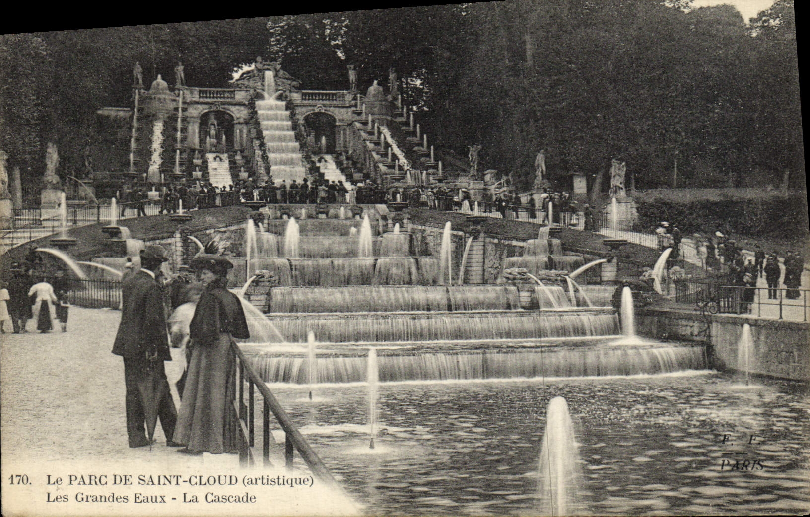 CPA Le Parc De Saint Cloud Les grandes eaux La cascade