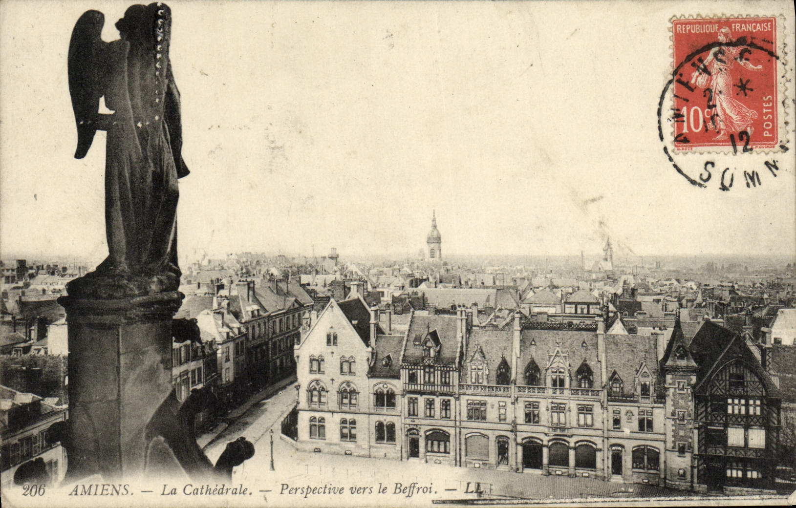 VINTAGE POSTCARD Amiens the Perspective cathedral Towards the Belfry