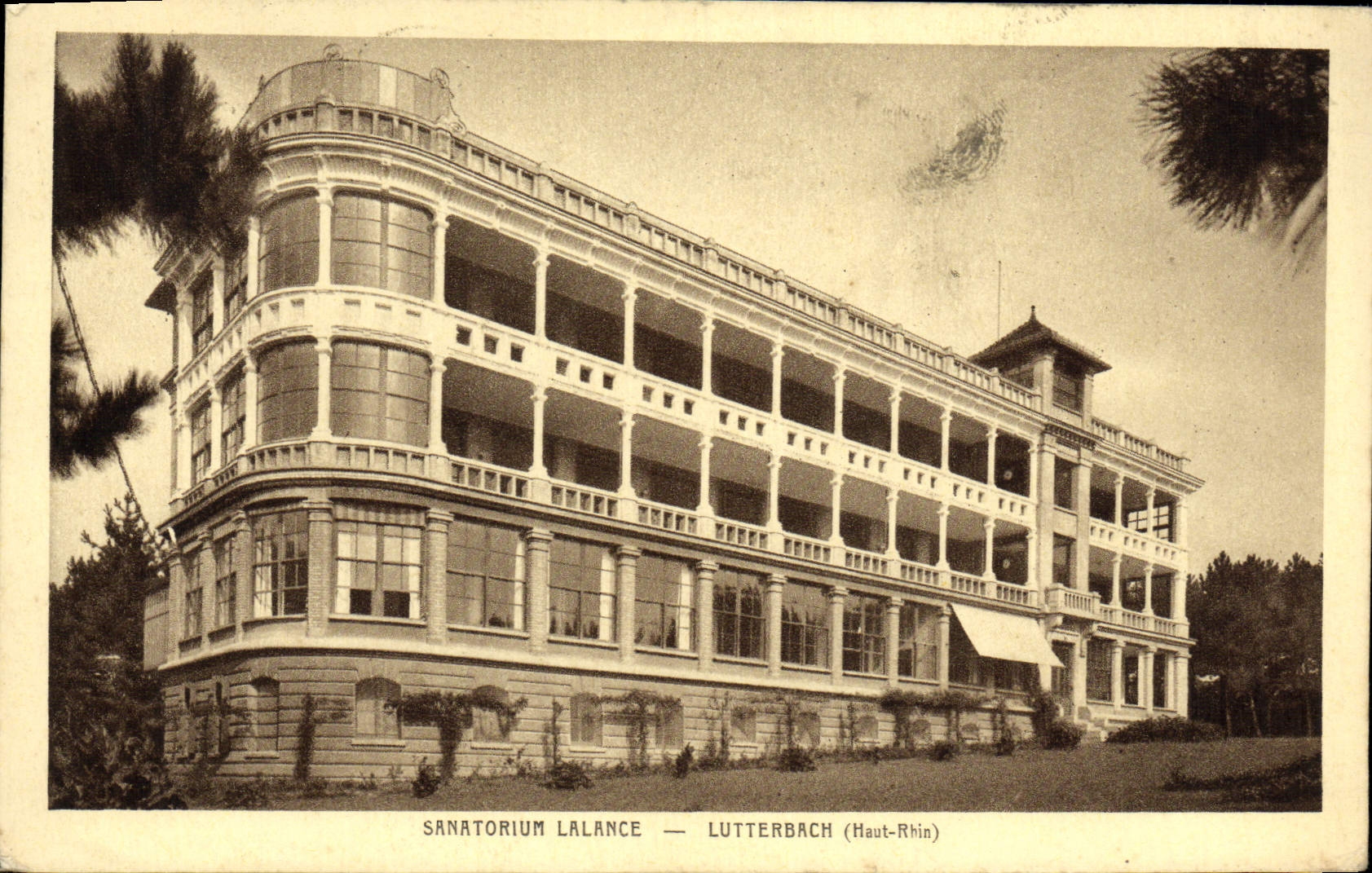 Sanatorio Lalance Luttenbach de la POSTAL de la VENDIMIA
