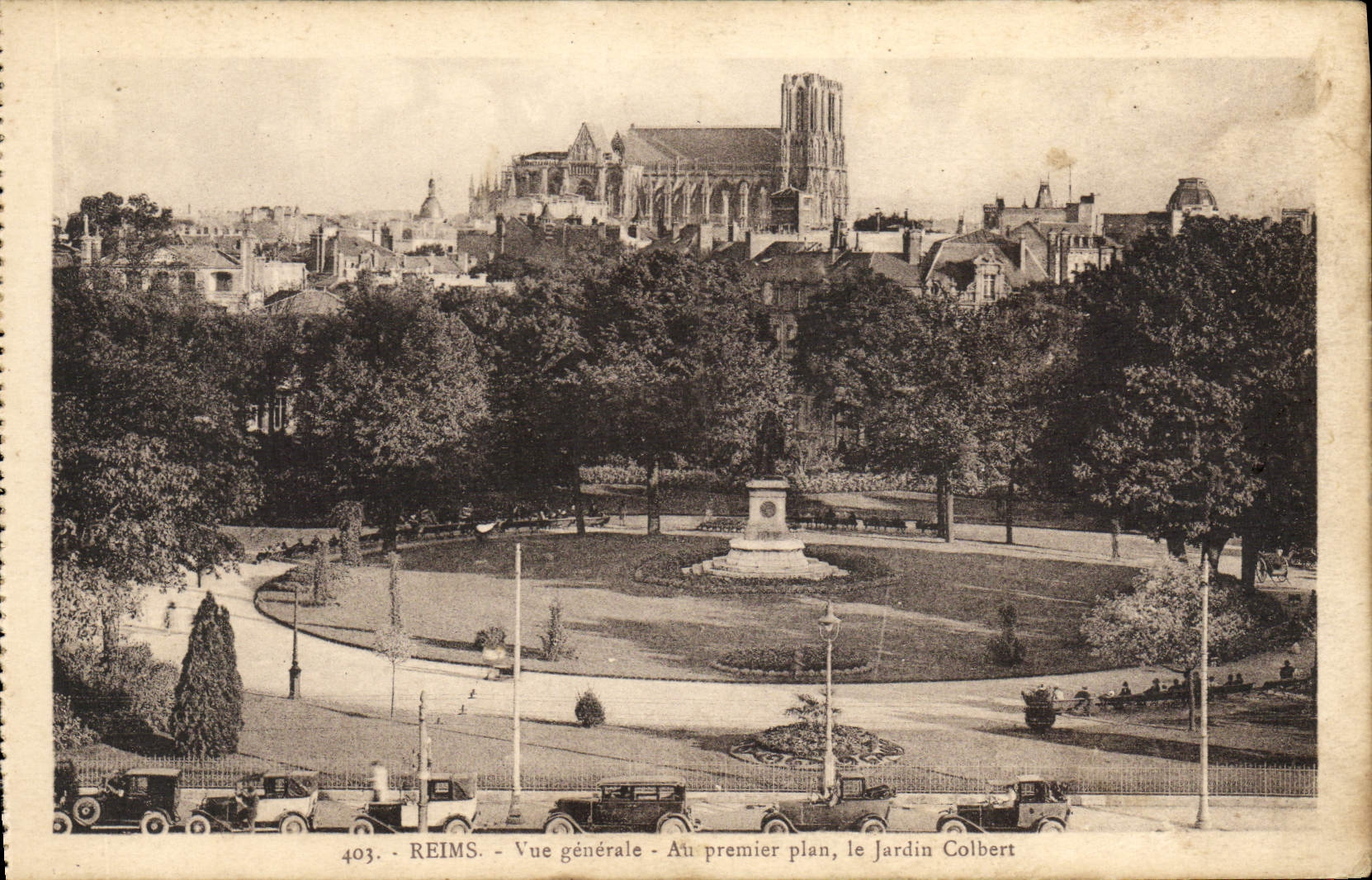 CPA Reims Vue Gnerale Au premier plan le jardin Colbert
