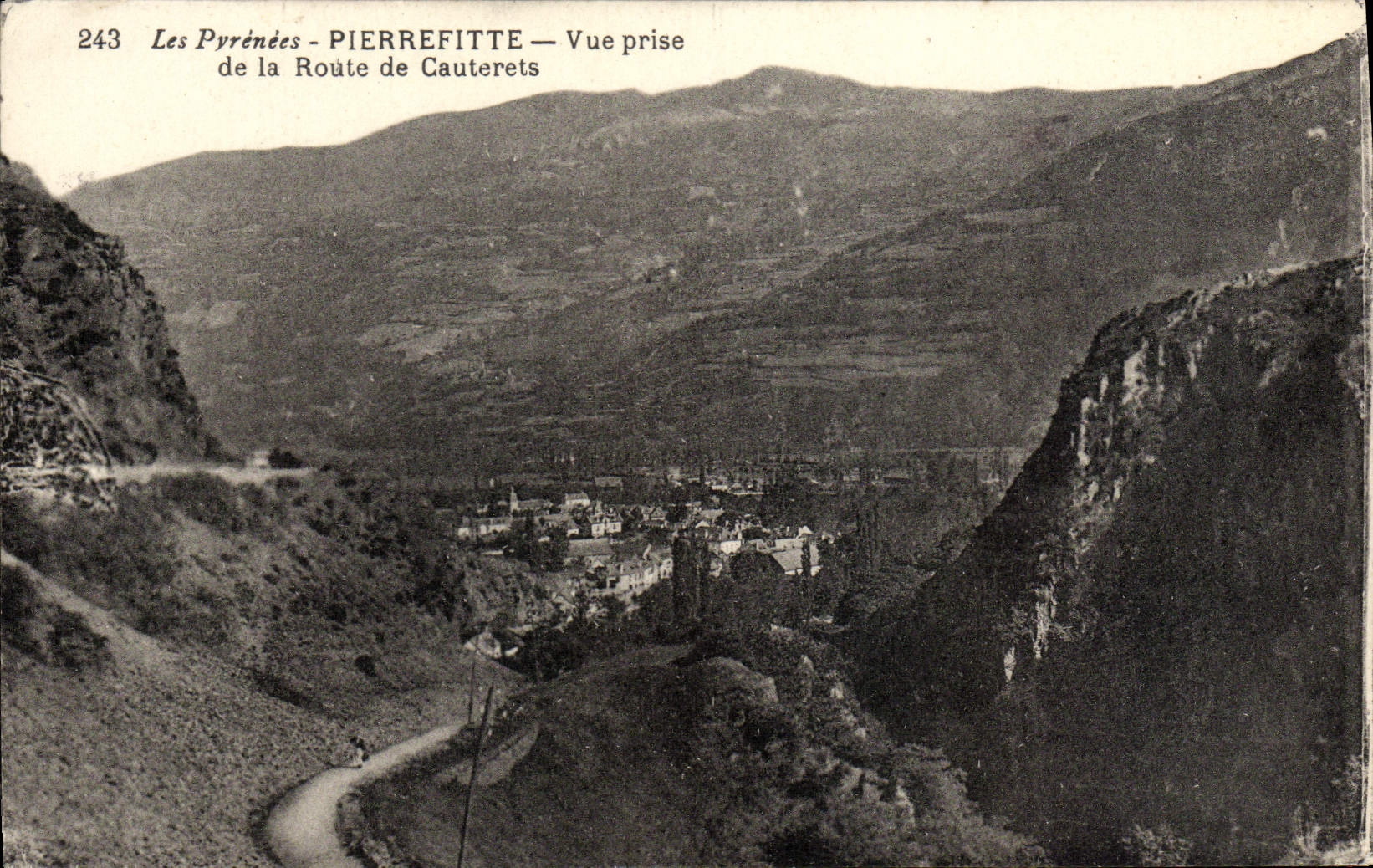 CPA Les Pyrenees Pierrefitte Vue Prise de la Route de Cauterets