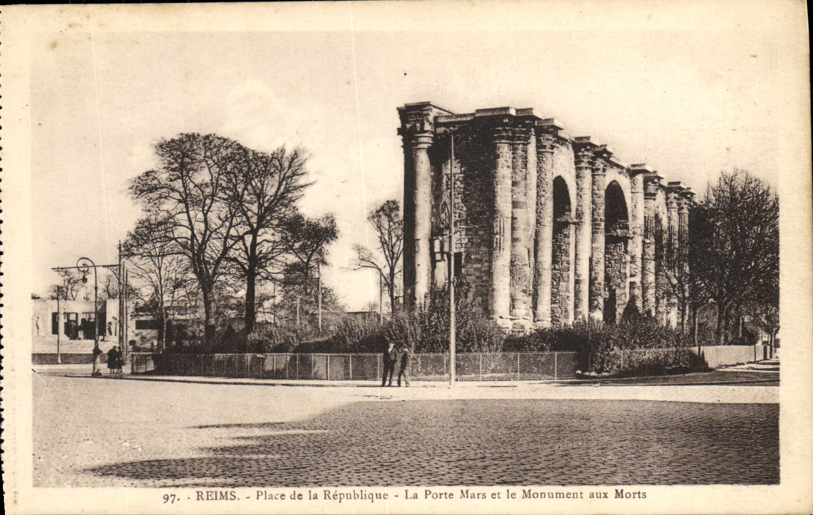 VINTAGE POSTCARD Rheims Places Republic the Gate Mars And the War memorial