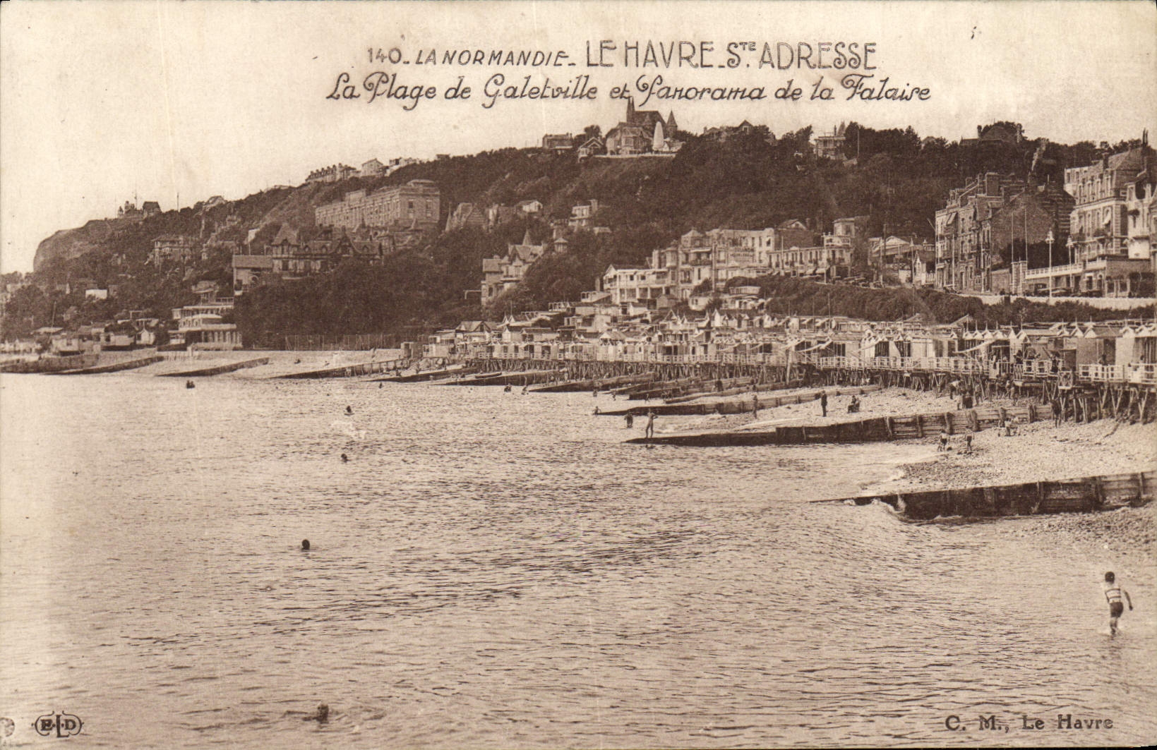 CPA La Normandie Le Havre Ste Adresse La Plage De Galetville et panorama de la falaise