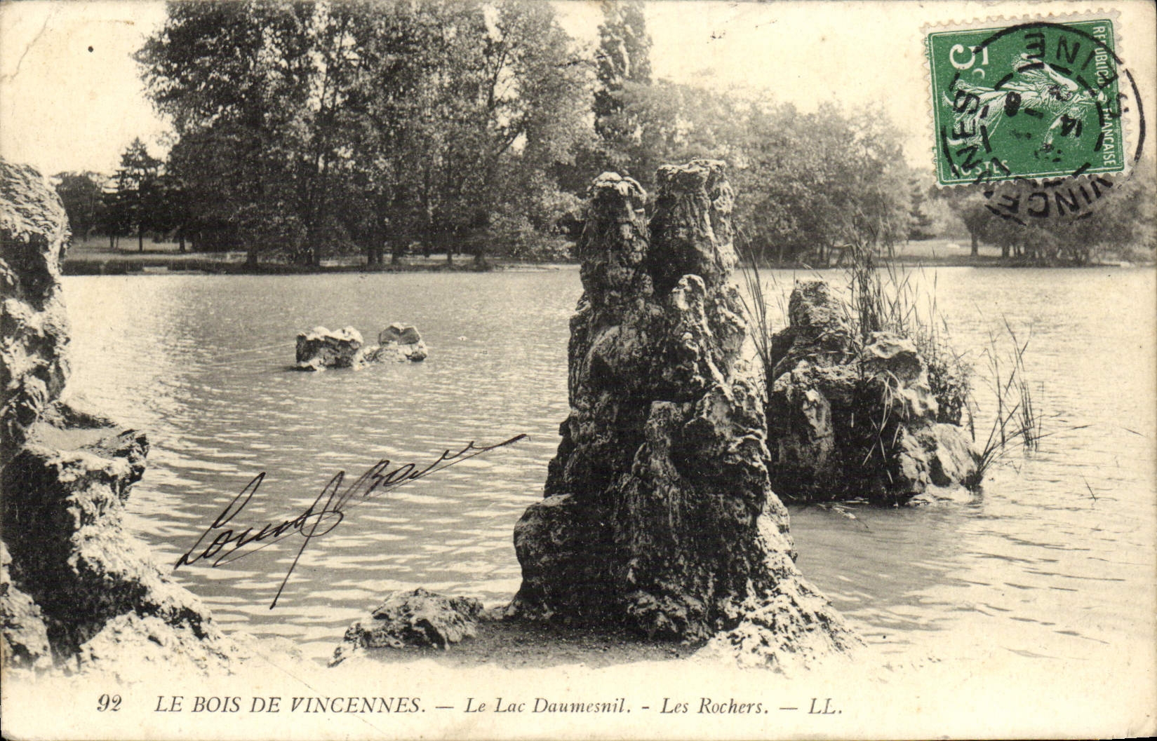 VINTAGE POSTCARD Wood De Vincennes the Lake Daumesuil Rocks
