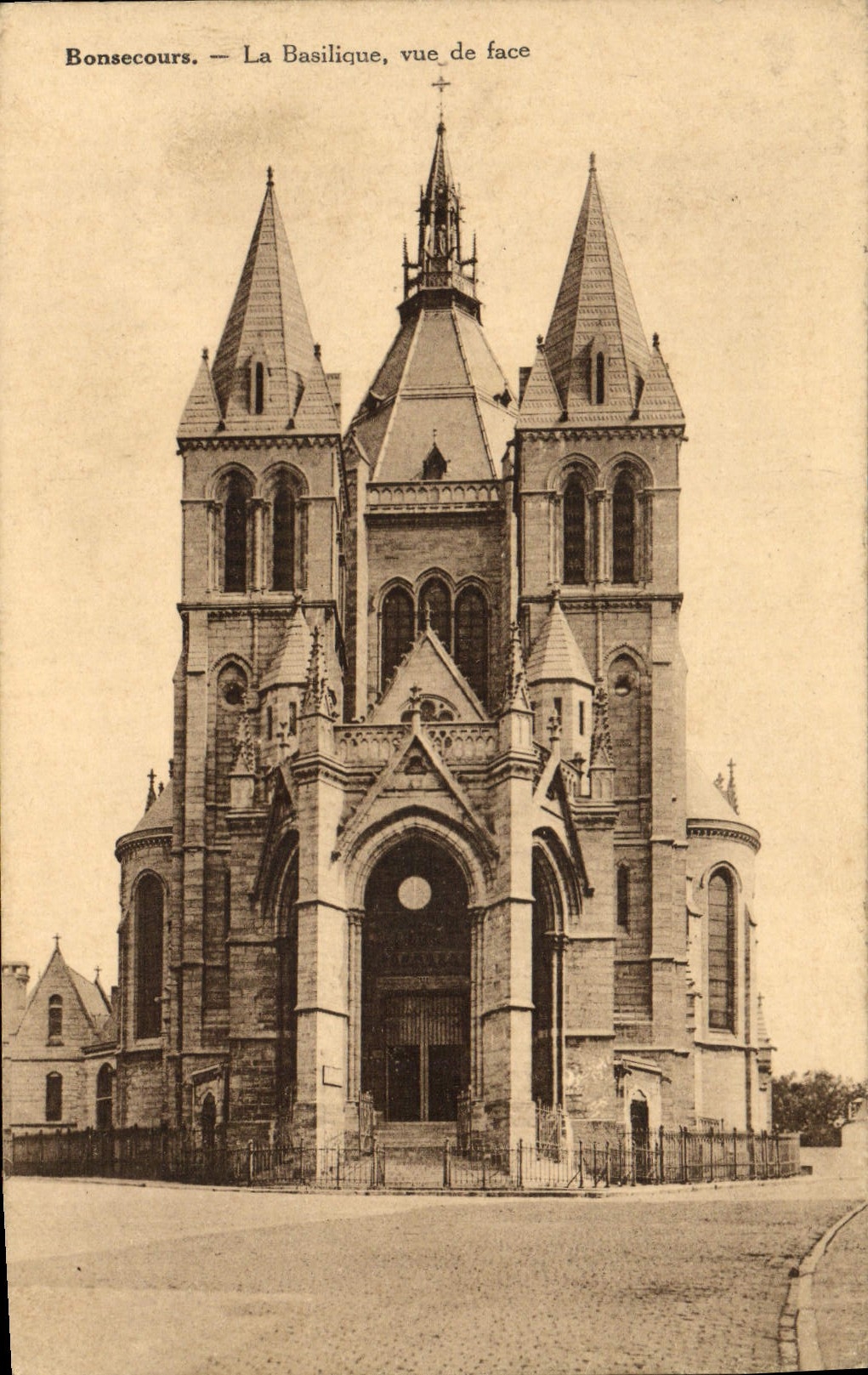 VINTAGE POSTCARD Bonsecour the Basilica Front view