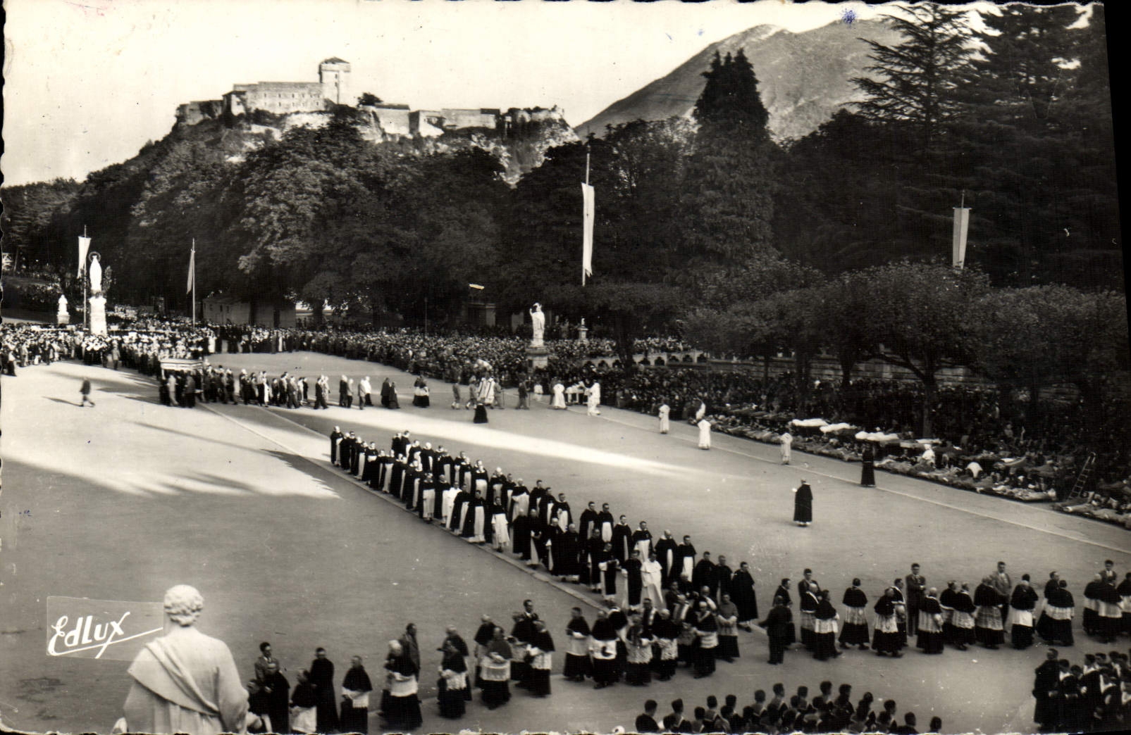 CPM Lourdes La Procession Et La Benediction Des Malades