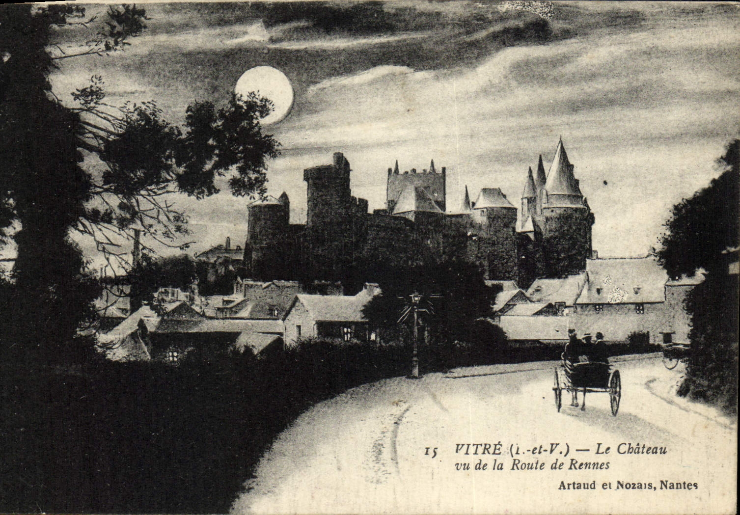 CPA Vitre Le Chateau Vue De La Route De Rennes