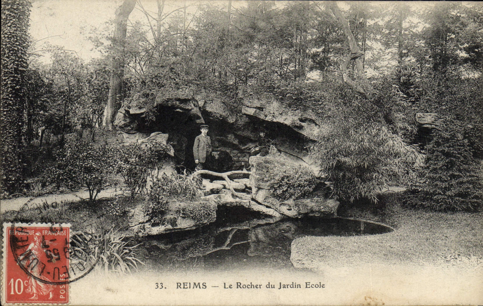 CPA Reims Le Rocher Du Jardin Ecole