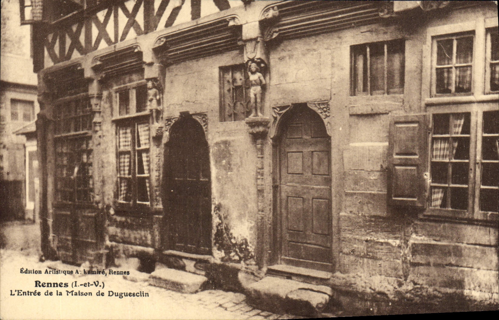 VINTAGE POSTCARD Rennes the Entry Of the House De Duguesclin
