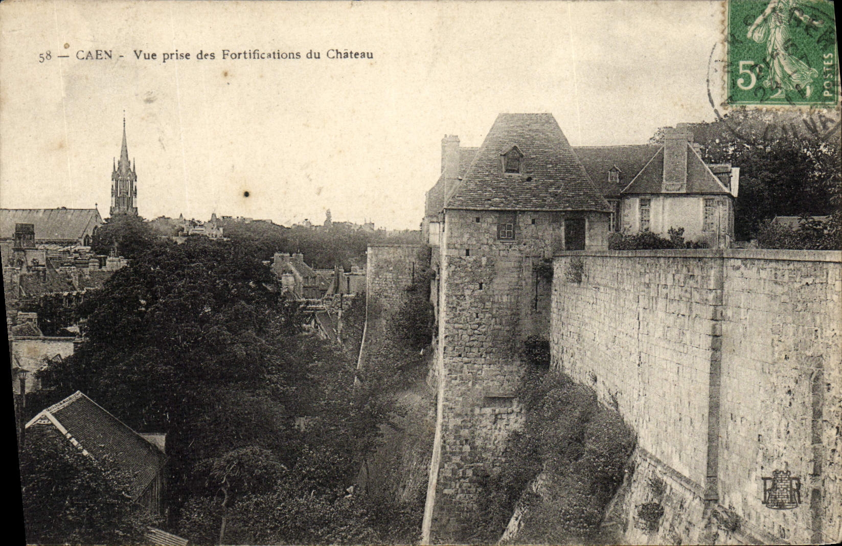 CPA Caen Vue Prise Des Fortifications Du Chateau