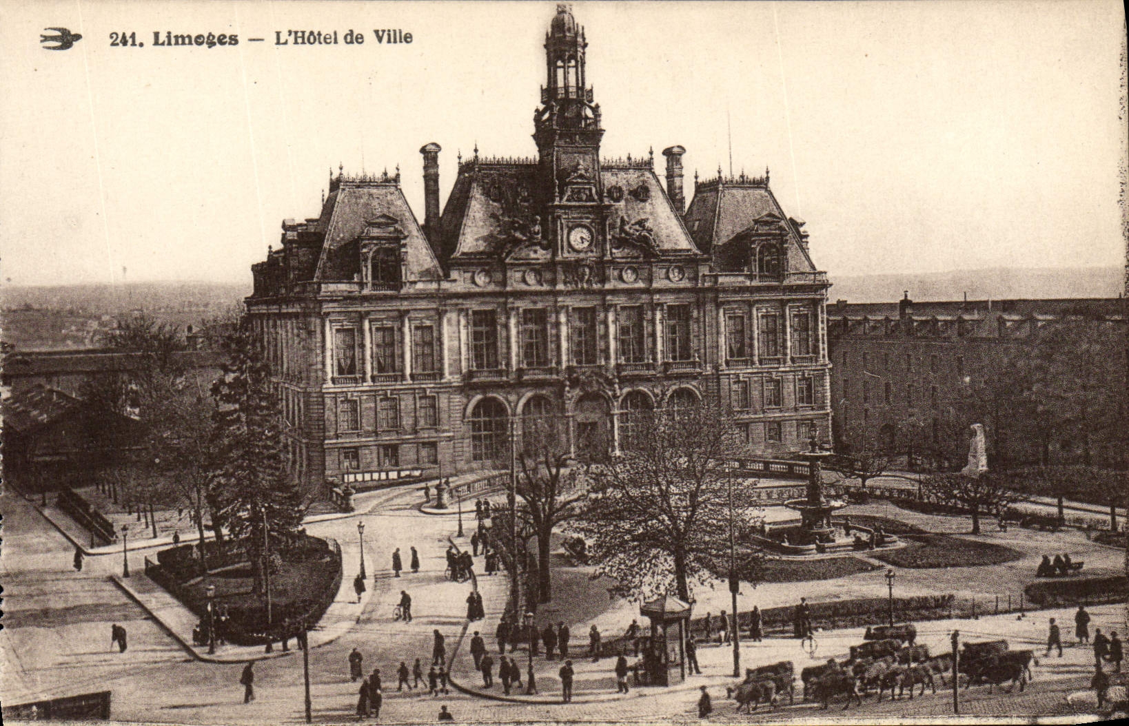 CPA Limoges L'Hotel De Ville Vaches