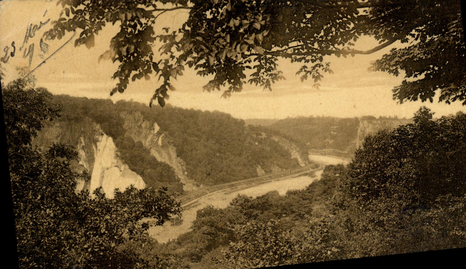 VINTAGE POSTCARD The Avon From Clifton Downs