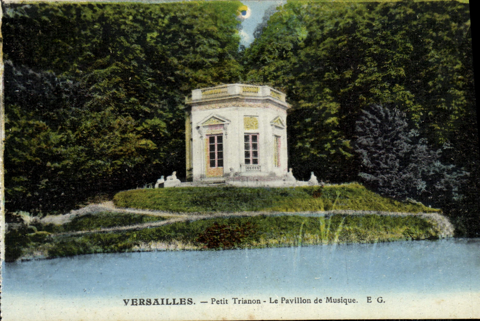 CPA Versailles Petit Trianon Le Pavillon De Musique